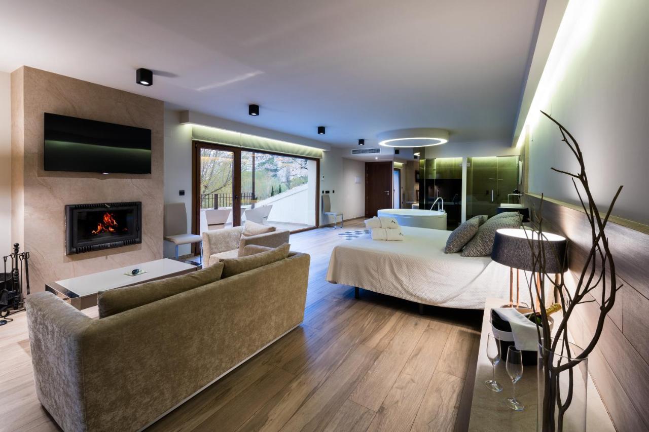 Suites Finca Los Olivos アルカラ・デル・フカル エクステリア 写真